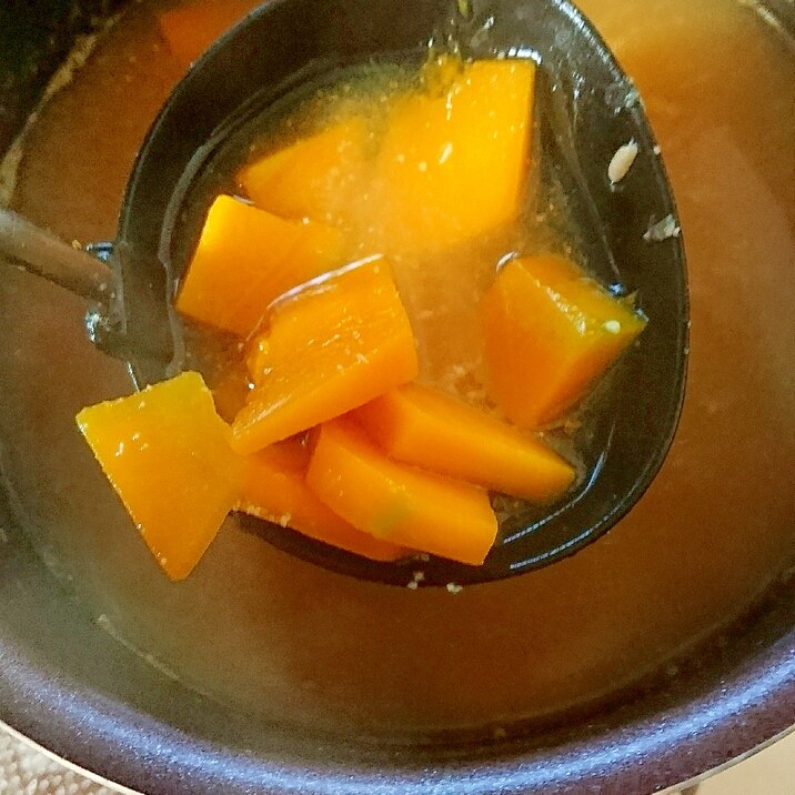 煮るだけであま～い♪かぼちゃ味噌汁♡